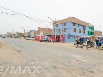 Vendo Casa En Esquina A Media Cuadra Del Parque Puente Piedra 95M2