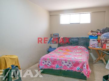 Vendo Casa En Esquina A Media Cuadra Del Parque Puente Piedra 95M2