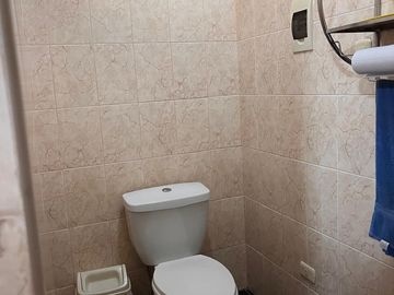 Venta Local Comercial + Departamentos en Edificio de 4 Pisos