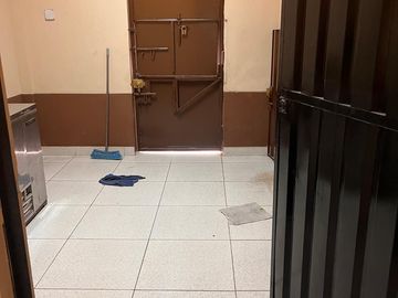 Venta Local Comercial + Departamentos en Edificio de 4 Pisos