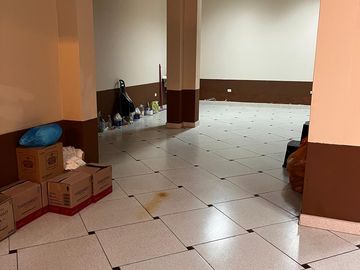 Venta Local Comercial + Departamentos en Edificio de 4 Pisos