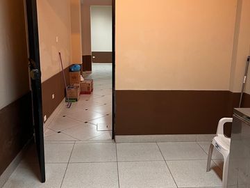 Venta Local Comercial + Departamentos en Edificio de 4 Pisos