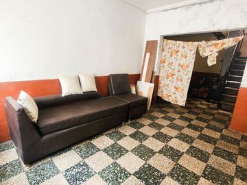 VENTA DE CASA DE 2 PISOS EN COMAS