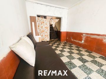 VENTA DE CASA DE 2 PISOS EN COMAS