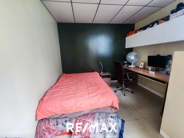 VENTA DE CASA DE 2 PISOS EN COMAS