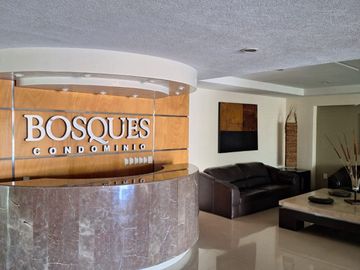 Departamento amueblado en renta en Bosques Condominio