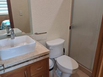 Departamento amueblado en renta en Bosques Condominio
