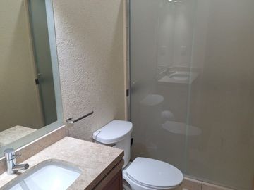 Departamento amueblado en renta en Bosques Condominio