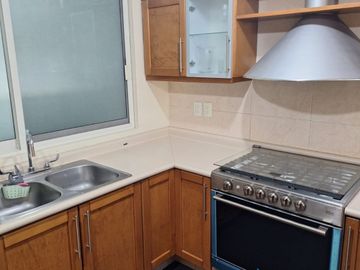 Departamento amueblado en renta en Bosques Condominio