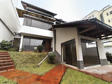 🏡✨ CASA EXCLUSIVA EN LA CALLE BRASIL – AMPLIA, ELEGANTE Y EN ZONA DE ALTA PLUSVALÍA ✨🏡