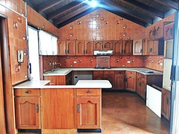 🏡✨ CASA EXCLUSIVA EN LA CALLE BRASIL – AMPLIA, ELEGANTE Y EN ZONA DE ALTA PLUSVALÍA ✨🏡