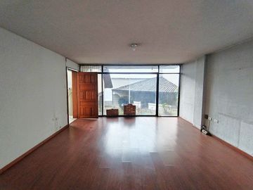 🏡✨ CASA EXCLUSIVA EN LA CALLE BRASIL – AMPLIA, ELEGANTE Y EN ZONA DE ALTA PLUSVALÍA ✨🏡