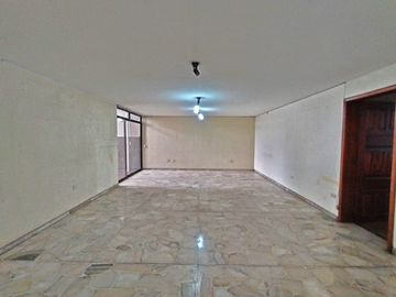 🏡✨ CASA EXCLUSIVA EN LA CALLE BRASIL – AMPLIA, ELEGANTE Y EN ZONA DE ALTA PLUSVALÍA ✨🏡