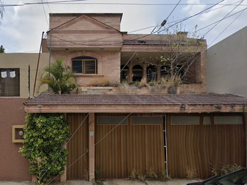 Venta de Casa Barata en Fracc. Los Laureles. Michoacán