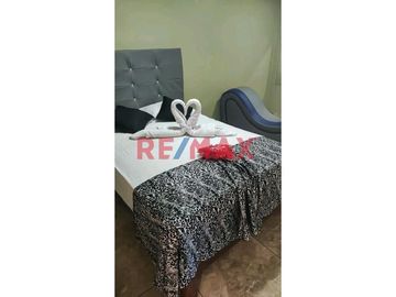 Venta De Hostal De 5 Pisos + Azotea En San Juan De Lurigancho