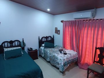 SE VENDE HERMOSA CASA 251 M2. DE CONST. NUEVO QUININDÉ – QUININDÉ – ESMERALDAS - ECUADOR