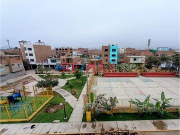Se Vende Casa De 3 Pisos Frente Al Parque Urb. El Roble Pte. Piedra .