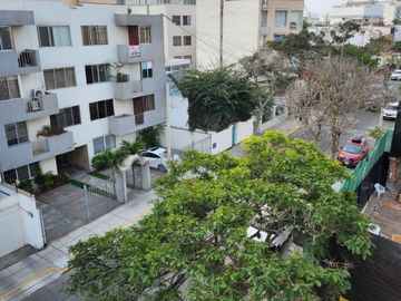 VEND DEPA+COCHERA+DEPÓSITO EN MIRAFLORES $195,000.