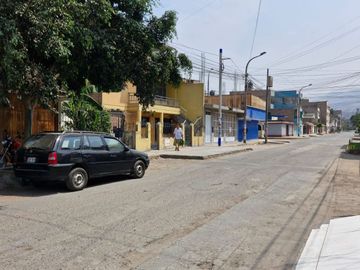 VENDO CASA DE 2 PISOS EN COMAS