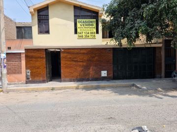 VENDO CASA DE 2 PISOS EN COMAS