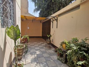 VENDO CASA DE 2 PISOS EN COMAS