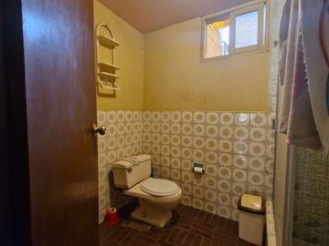 VENDO CASA DE 2 PISOS EN COMAS
