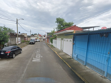 Casa en Remate Bancario en C. Miguel Hidalgo, Tapachula de Crodoba, Chis. (65% debajo de su valor comercial, solo recursos propios)