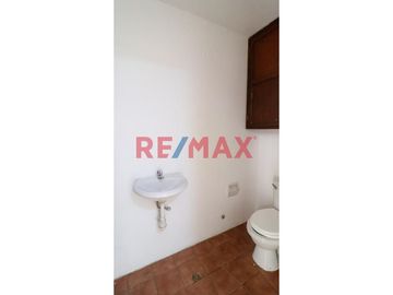 ¡Alquila Tu Chalet Recién Remodelado Cerca De La Universidad De Lima!