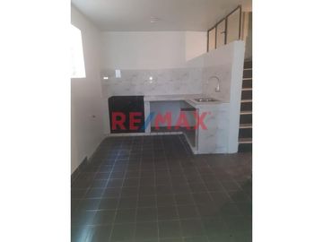 Imperdible! Casa De 3 Pisos En Urb, Los Jardines -Sjl
