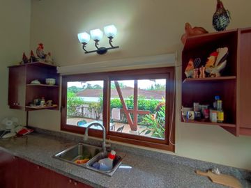 Casa en venta en Pedro Vicente Maldonado, de 3 habitaciones, Quito, Ecuador