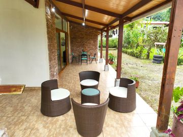 Casa en venta en Pedro Vicente Maldonado, de 3 habitaciones, Quito, Ecuador