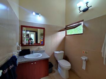 Casa en venta en Pedro Vicente Maldonado, de 3 habitaciones, Quito, Ecuador
