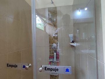 Casa en venta en Pedro Vicente Maldonado, de 3 habitaciones, Quito, Ecuador