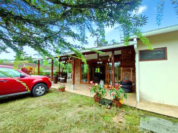 Casa en venta en Pedro Vicente Maldonado, de 3 habitaciones, Quito, Ecuador