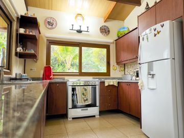 Casa en venta en Pedro Vicente Maldonado, de 3 habitaciones, Quito, Ecuador