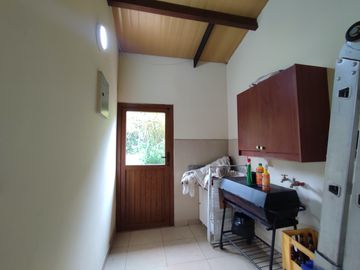Casa en venta en Pedro Vicente Maldonado, de 3 habitaciones, Quito, Ecuador