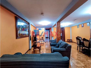 Se Vende Casa De 3 Pisos En Urb. El Mercurio En Pte Piedra