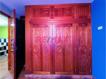 Se Vende Casa De 3 Pisos En Urb. El Mercurio En Pte Piedra