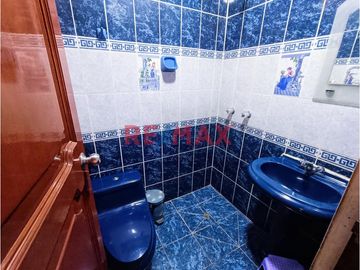 Se Vende Casa De 3 Pisos En Urb. El Mercurio En Pte Piedra