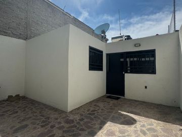 ¡Casa de 1 planta en León! Ubicación privilegiada y lista para habitar