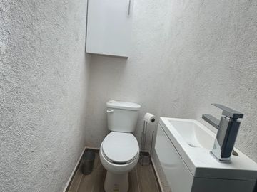 ¡Casa de 1 planta en León! Ubicación privilegiada y lista para habitar