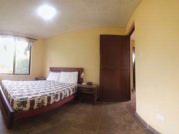 Casa en venta de 3 habitaciones de oportunidad, en Pedro Vicente Maldonado, Quito Ecuador