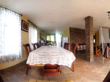 Casa en venta de 3 habitaciones de oportunidad, en Pedro Vicente Maldonado, Quito Ecuador