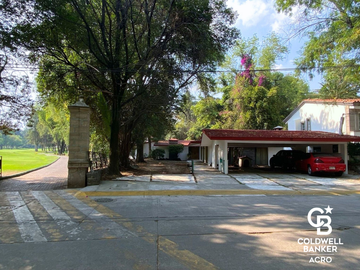 Casa en Venta como Terreno, Club de Golf Hacienda
