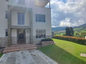 VENTA DE CASA INDEPENDIENTE DE 320 m2 EN LA FLORIDA, VILLAMARÍA, CALDAS.