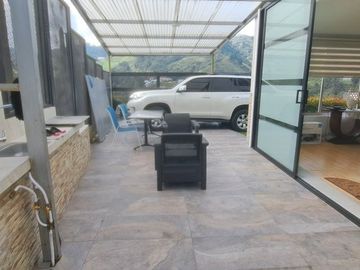 VENTA DE CASA INDEPENDIENTE DE 320 m2 EN LA FLORIDA, VILLAMARÍA, CALDAS.