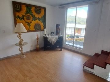 VENTA DE CASA INDEPENDIENTE DE 320 m2 EN LA FLORIDA, VILLAMARÍA, CALDAS.