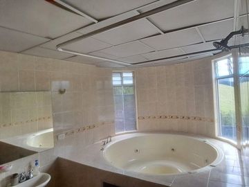 VENTA DE CASA INDEPENDIENTE DE 320 m2 EN LA FLORIDA, VILLAMARÍA, CALDAS.
