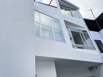 BONITA CASA EN VENTA URB. CAMPO REAL, CAJAMARCA