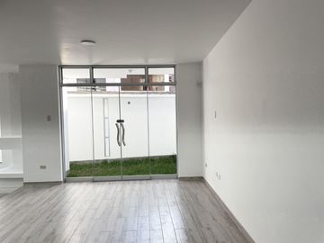 BONITA CASA EN VENTA URB. CAMPO REAL, CAJAMARCA
